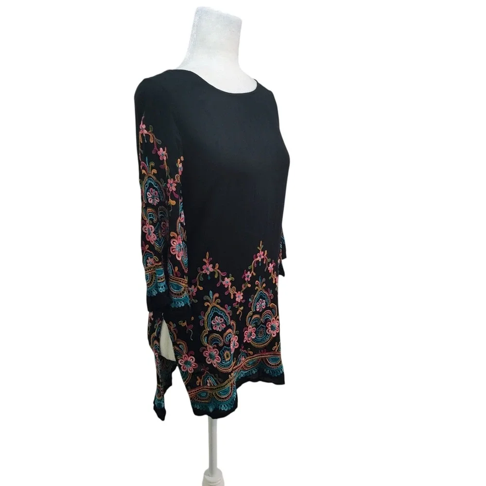 Karen Kane Black Embroidered Tunic Floral Top 3/4 Sleeve Made In USA Size M - Picture 3 of 11